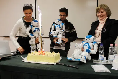 Az első saját robotokkal az NJSZT megyei szervezetének 35. születésnapján, 2012