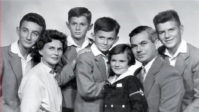 A Gloviczki-család 1957-ben Nyíregyházán.
