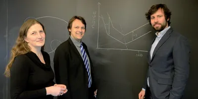 A LIGO-program magyar résztvevői New Yorkban: Márka Zsuzsa, Márka Szabolcs, Bartos Imre, a Columbia Egyetem kutatói.