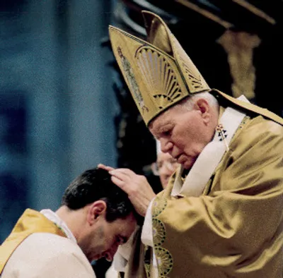 Püspökké szentelés Rómában, a Szent Péter-bazilikában. (2000. január 6.)