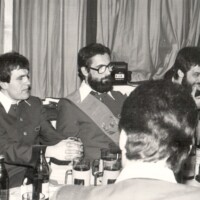 Valétaelnökként 1981-ben (középen, szalaggal) Valétaelnök